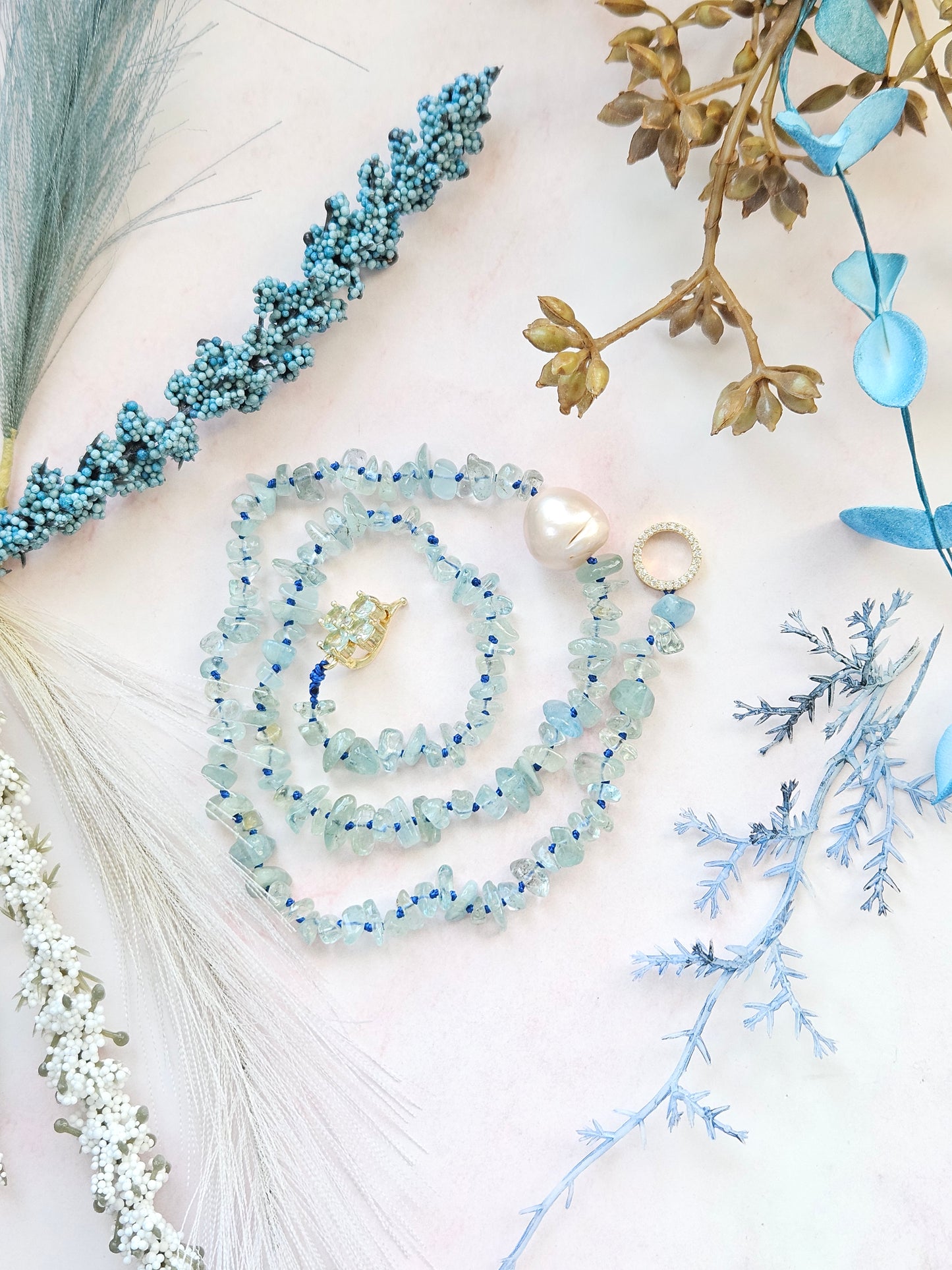 Aquamarine Chip Necklace with Pink Edison Pearl – Hand-Knotted Silk, Gold-Plated Zirconia Clasp