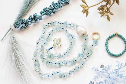 Aquamarine Chip Necklace with Pink Edison Pearl – Hand-Knotted Silk, Gold-Plated Zirconia Clasp